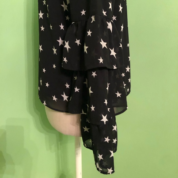 Valencia & Vine One Shoulder Blouse - Picture 3 of 4